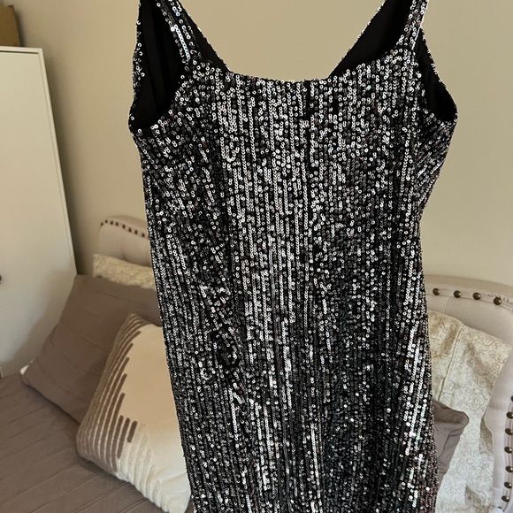 REFORMATION Black Silver Sequin Dress 🪩🍸 - Picture 4 of 7
